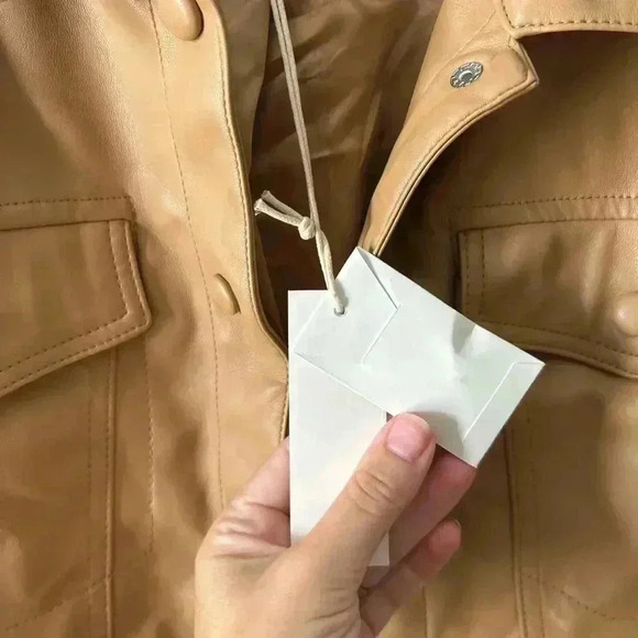 BLANKNYC Faux Leather Crop Trucker Jacket Light Brown Large NWT - Picture 3 of 8